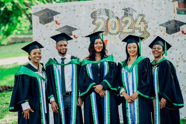 Quels sont les coûts associés à l'inscription dans une école privée ?